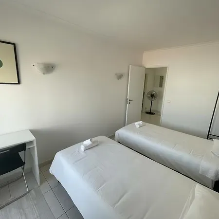 Sunny In Portimao, Walk To Marina, And Nightlife Portimão