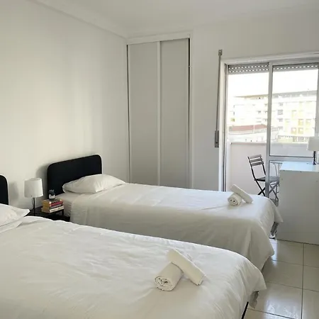 Апартаменты Sunny In Portimao, Walk To Marina, And Nightlife Портиман
