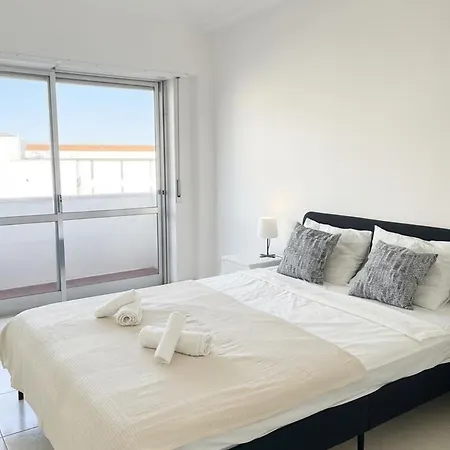 Sunny In Portimao, Walk To Marina, And Nightlife *