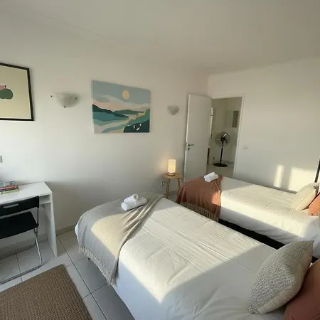 Sunny In Portimao, Walk To Marina, And Nightlife Portimão